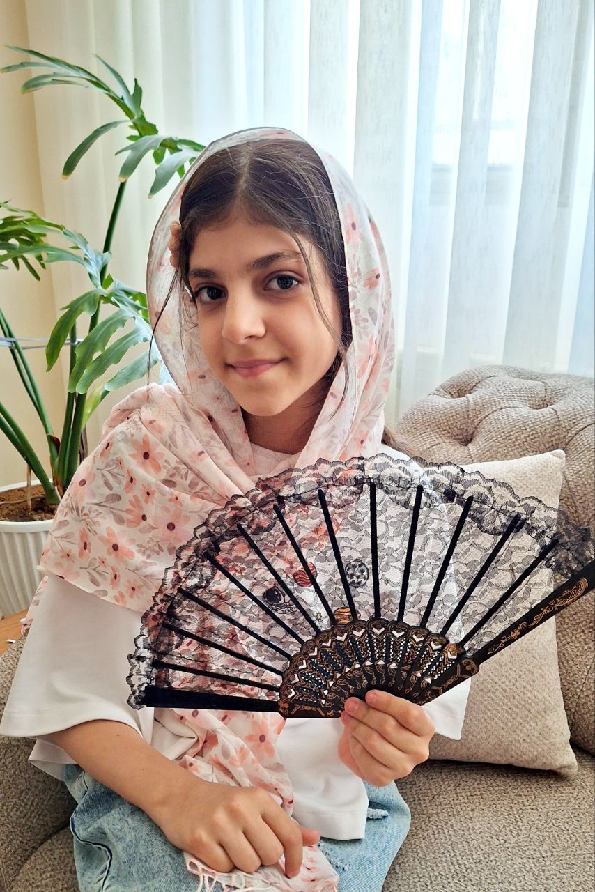 بادبزن مجلسی گیپور سفید و مشکی